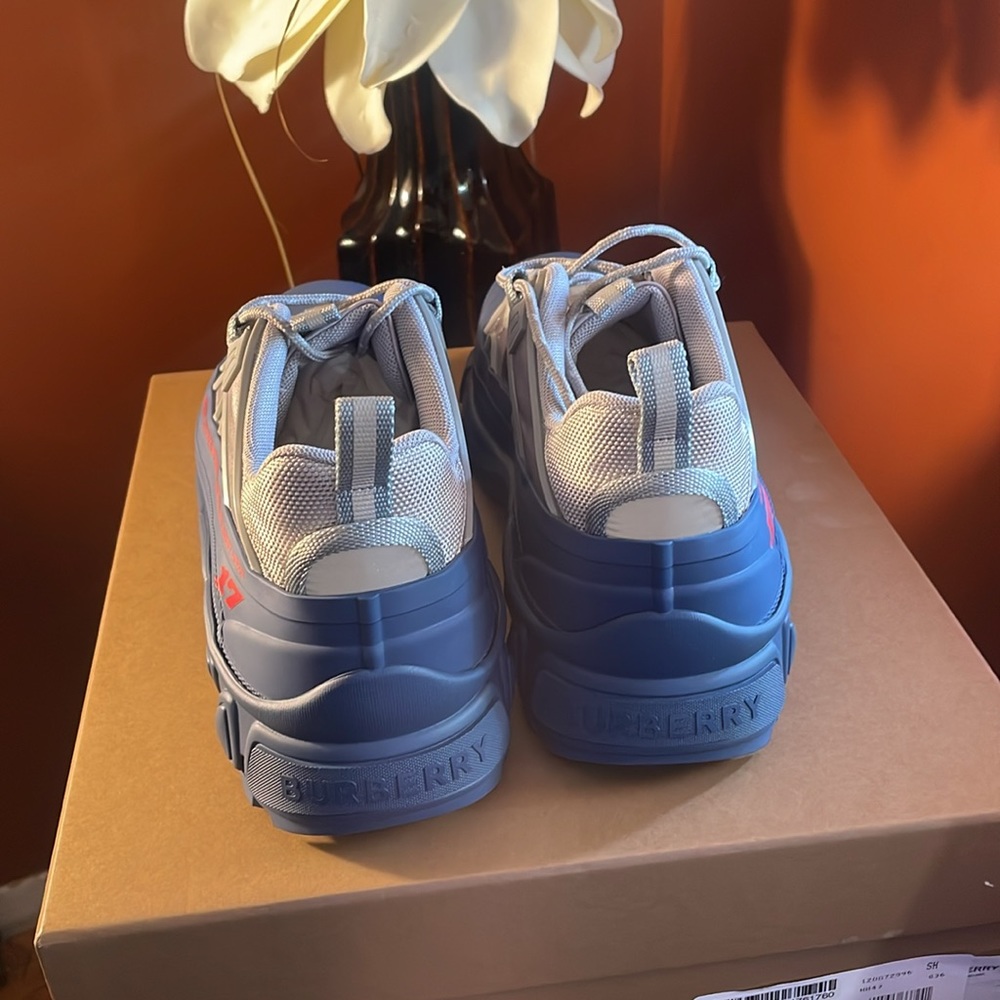 Burberry London Arthur Sneaker men Us 11.5 - Picture 4 of 9